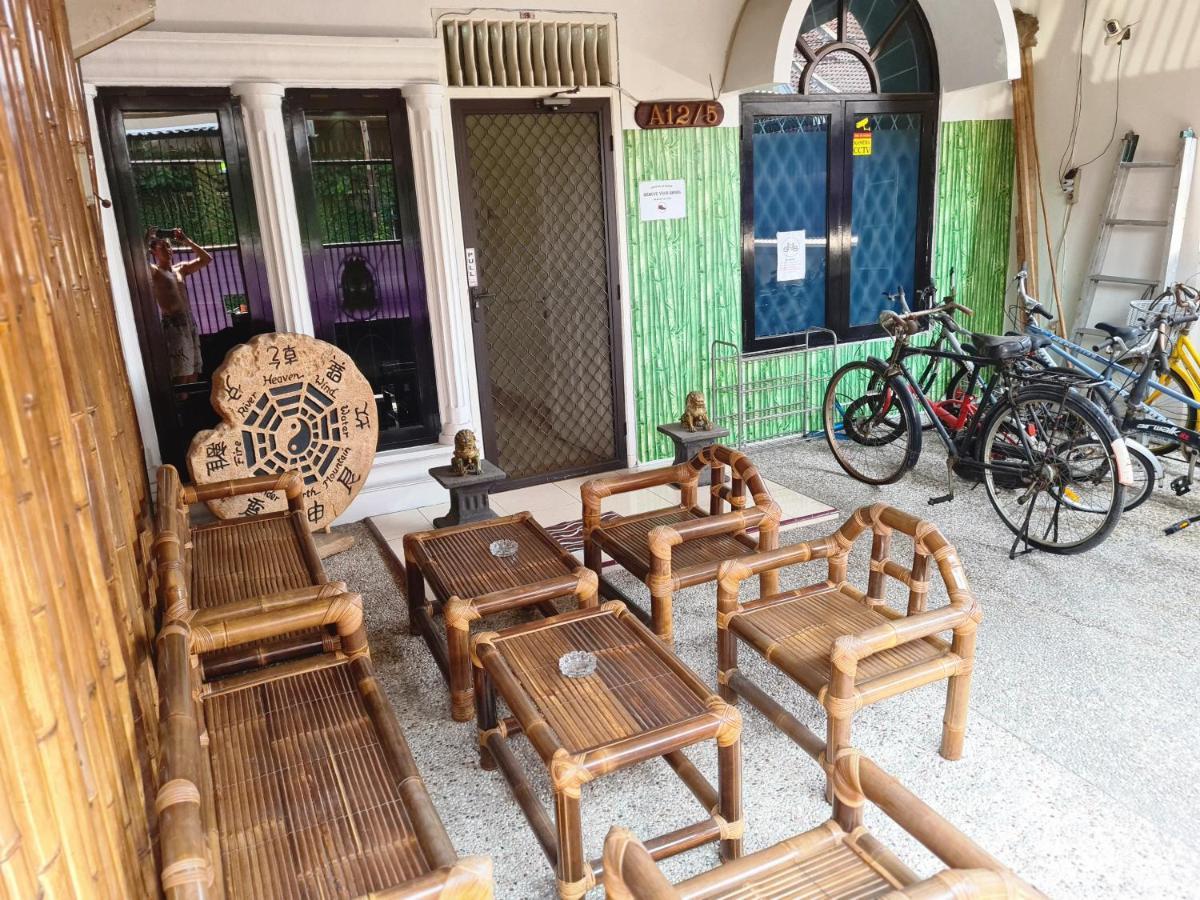 Traveller Home Tangerang Buitenkant foto