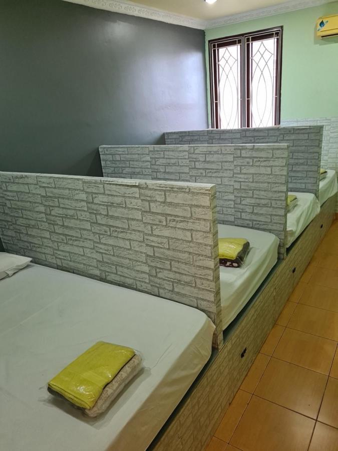 Traveller Home Tangerang Buitenkant foto