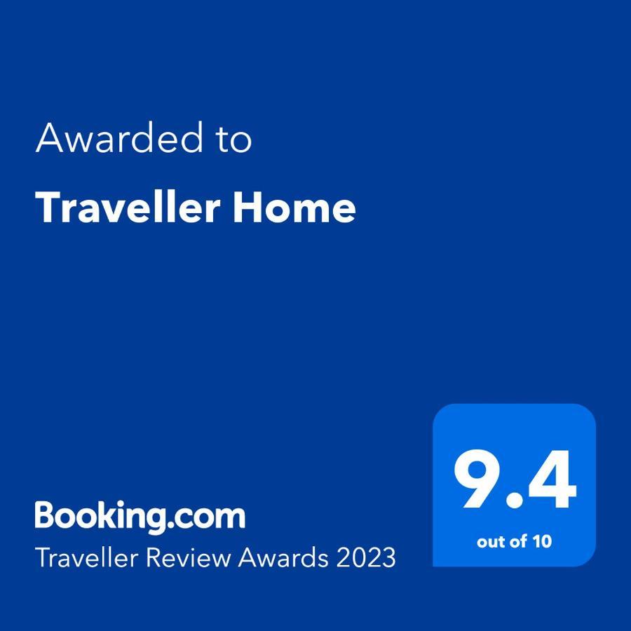 Traveller Home Tangerang Buitenkant foto