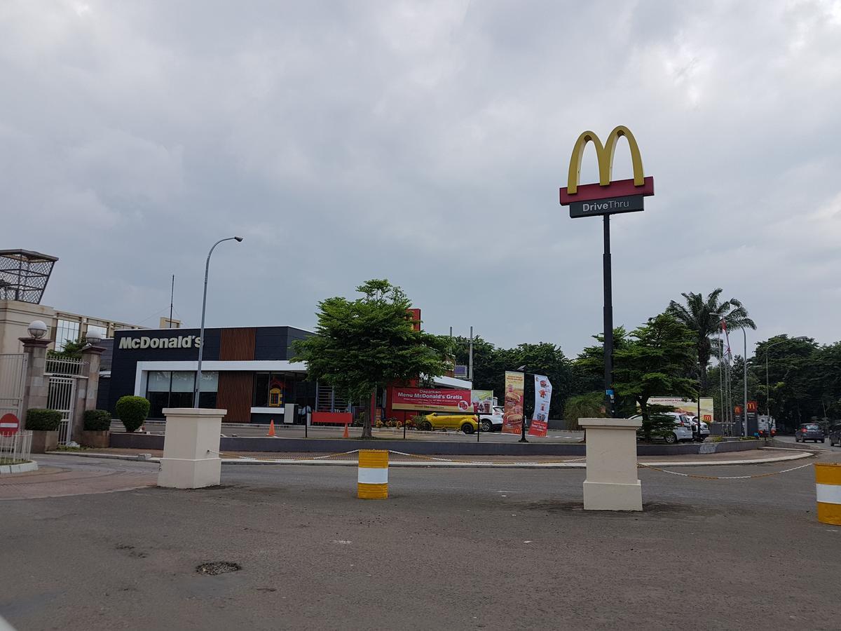 Traveller Home Tangerang Buitenkant foto